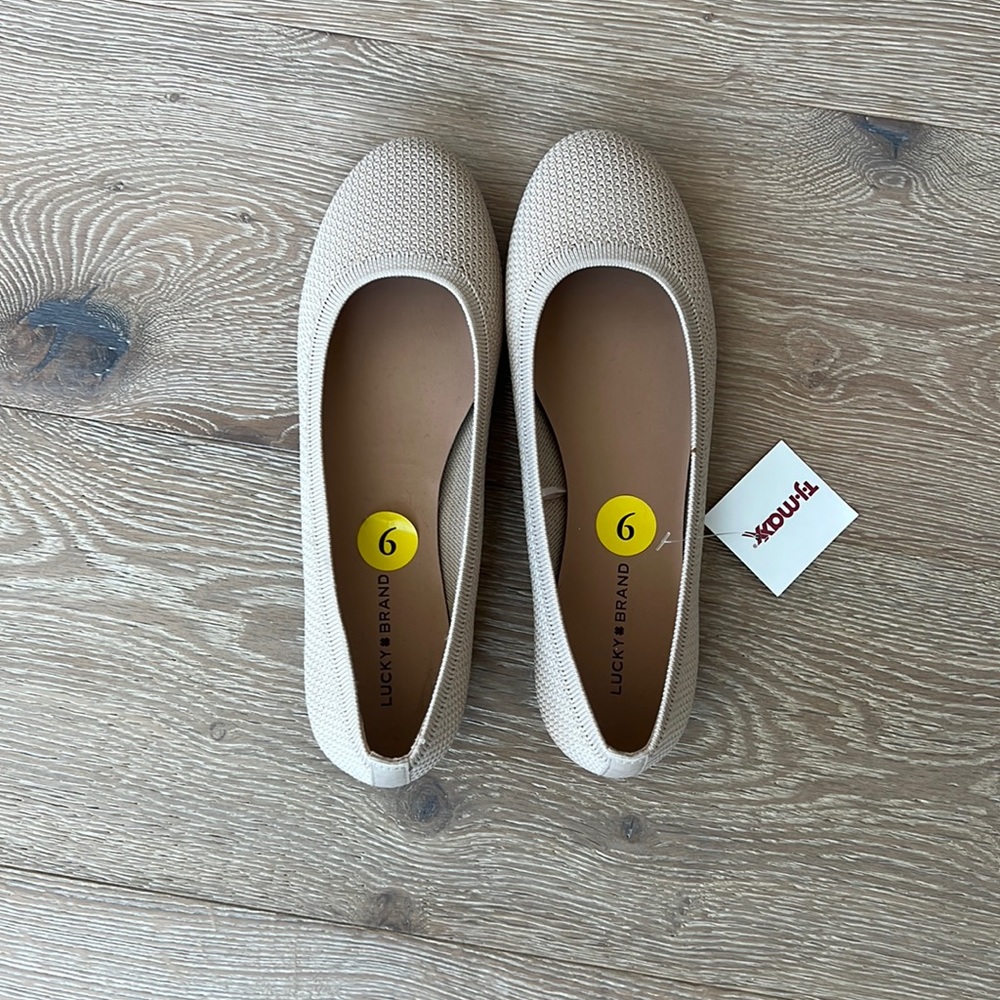 Lucky brand tan flats